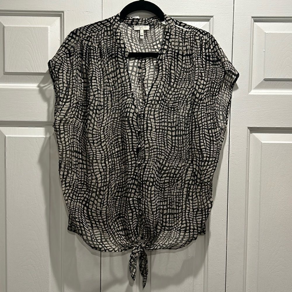 Joie Black & White Sleeveless Blouse, Size medium